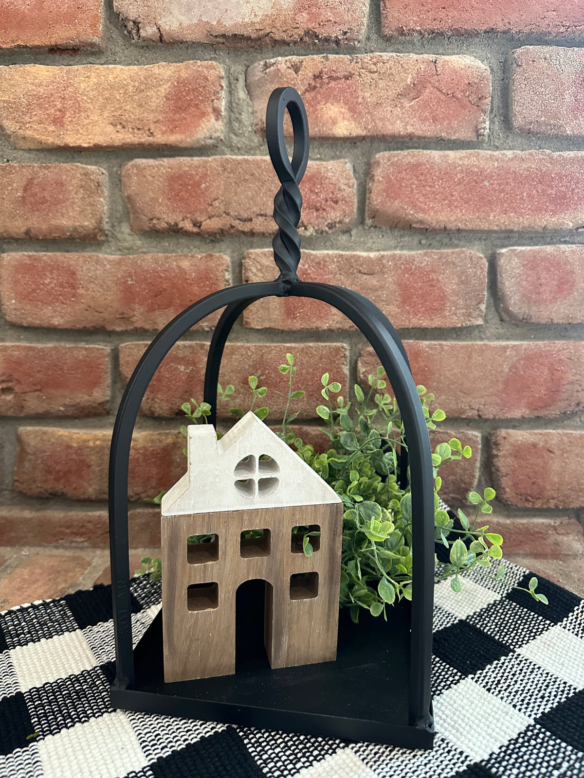 Black Twisted Top Lantern