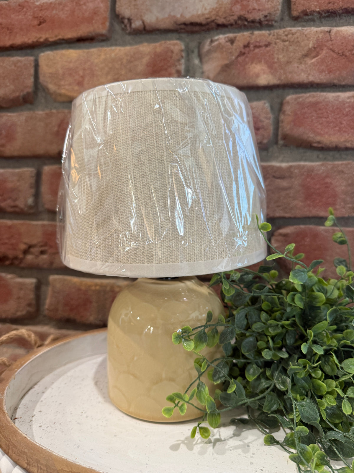 Scallop Pattern Table Lamp