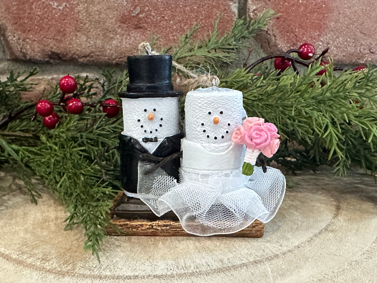 S’mores Bride &amp; Groom Ornament