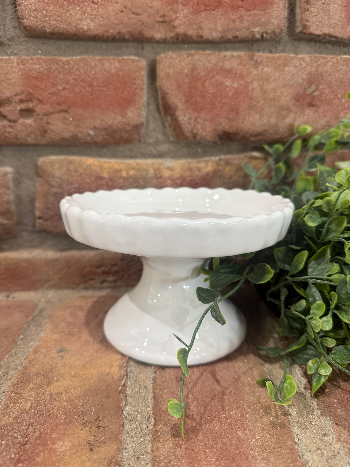 White Scalloped Pedestal - 2 Styles