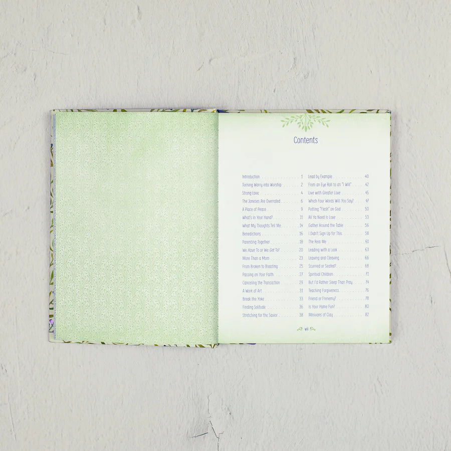 Pressing Pause : 100 Quiet Moments for Moms to Meet Jesus