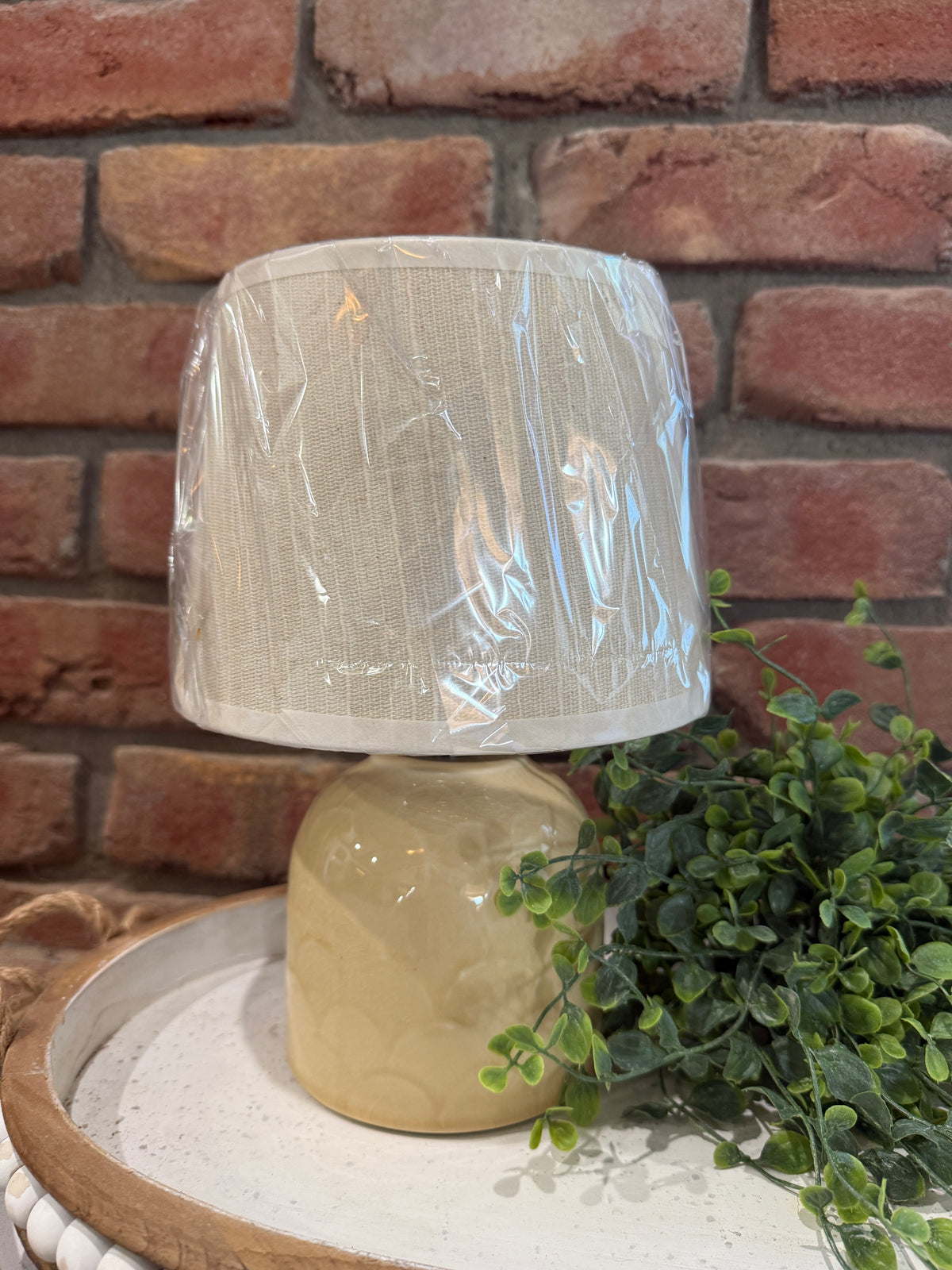 Scallop Pattern Table Lamp