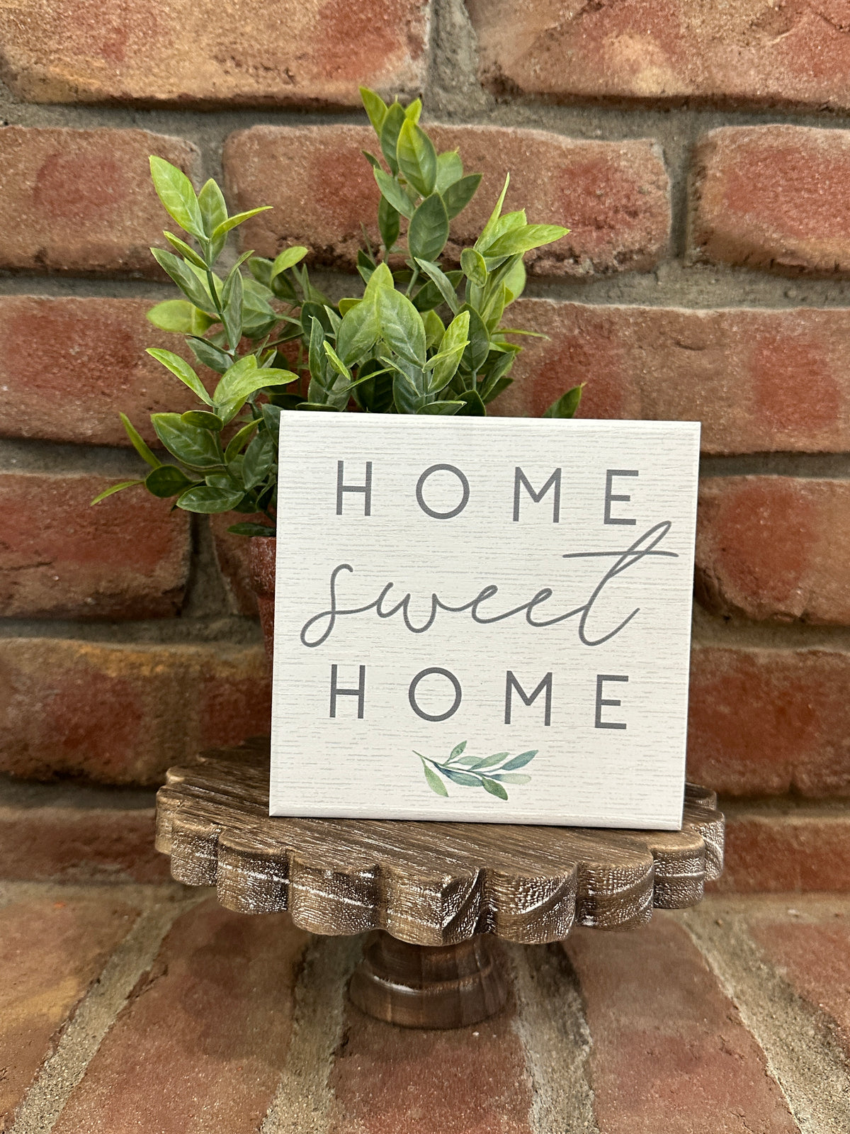 Scalloped Tray Stand - 2 Styles