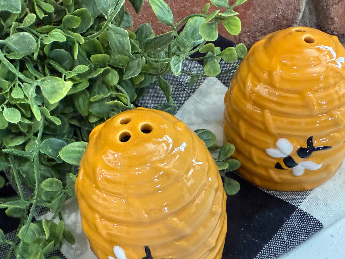 Bee Skep Salt and Pepper Shaker Set