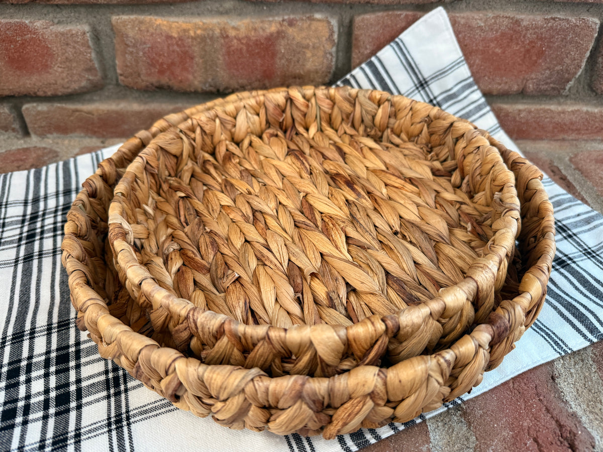 Round Woven Tray - 2 Sizes