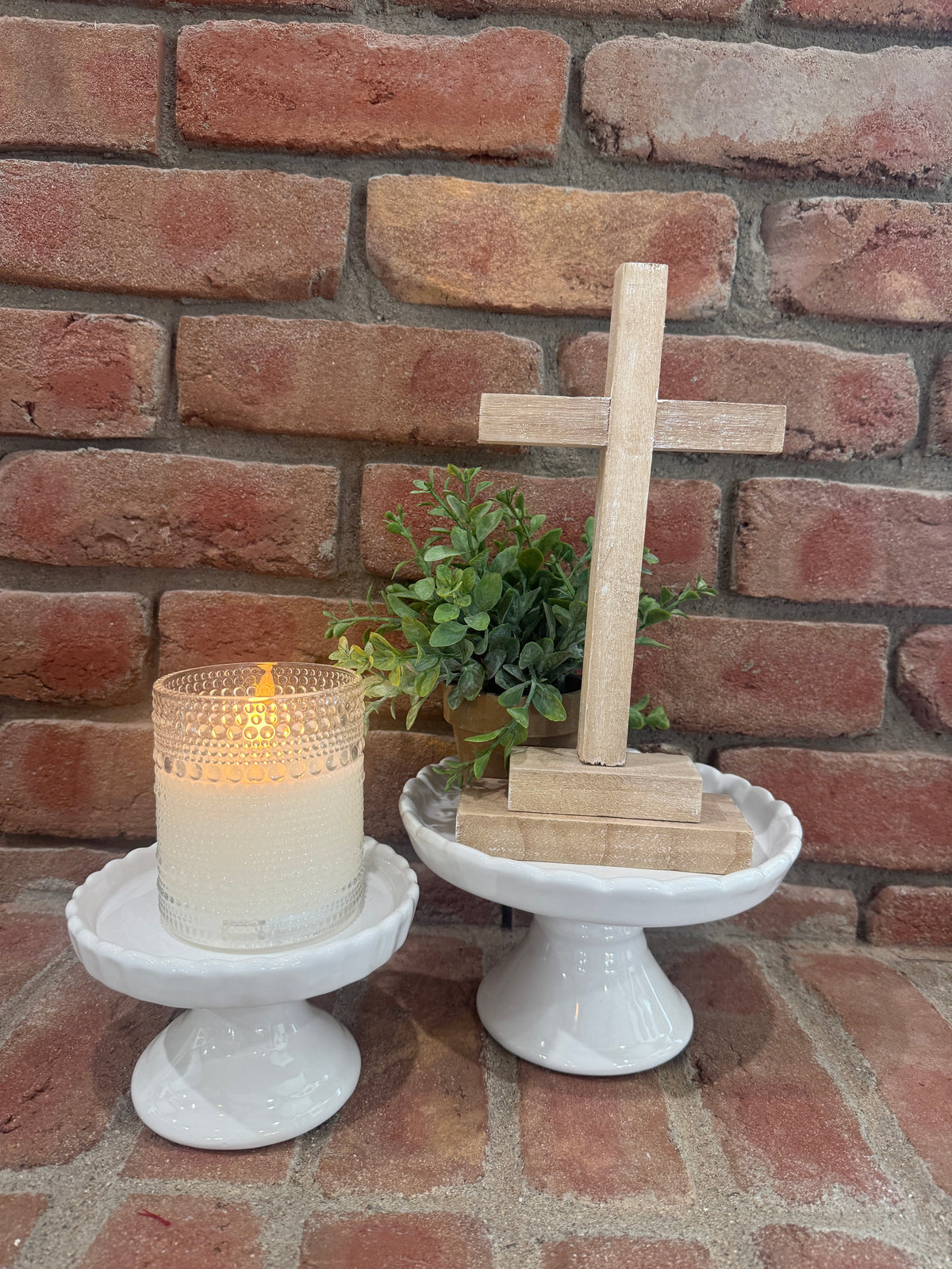 White Scalloped Pedestal - 2 Styles