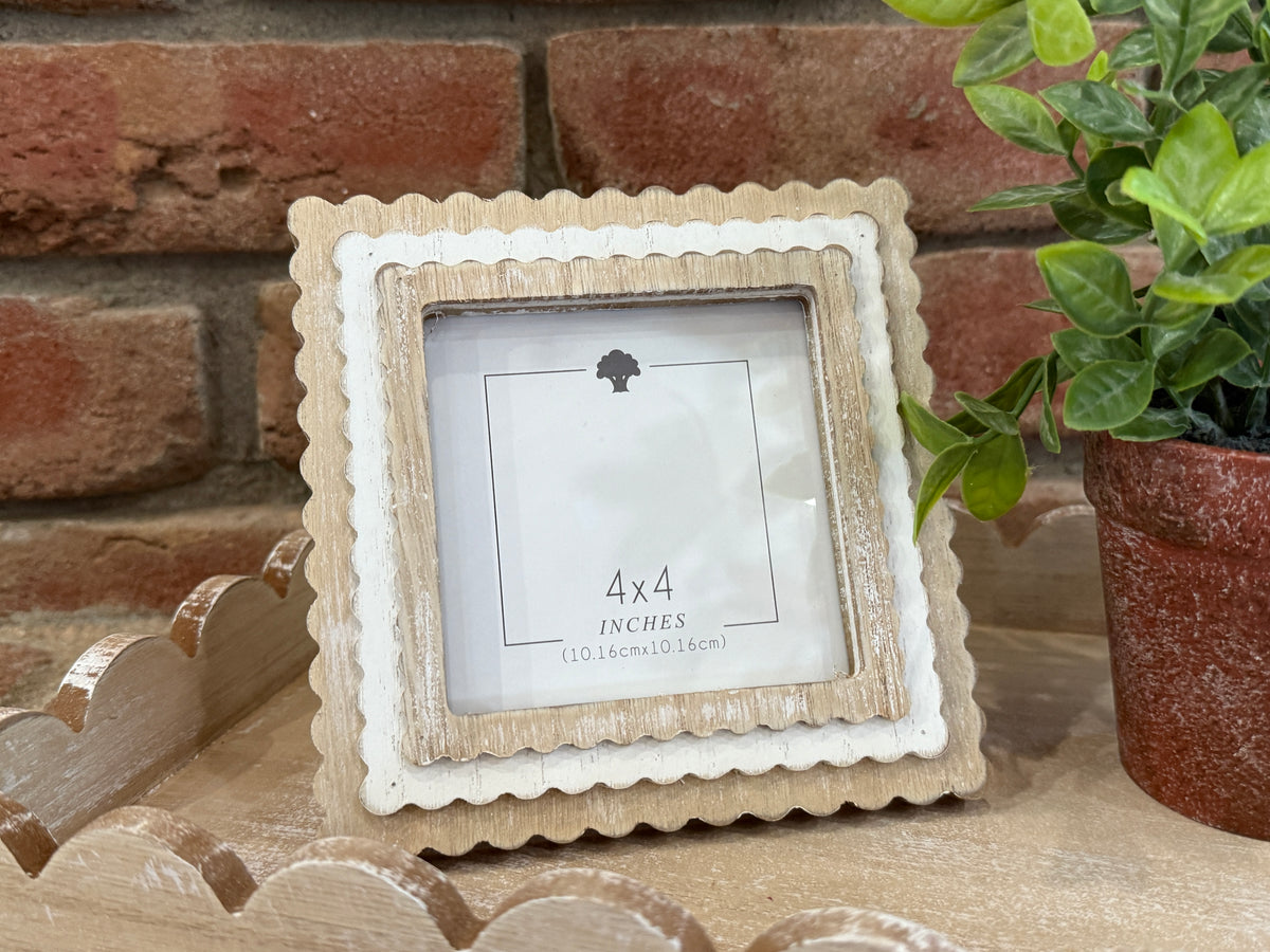 Scallop Photo Frame - Natural + White