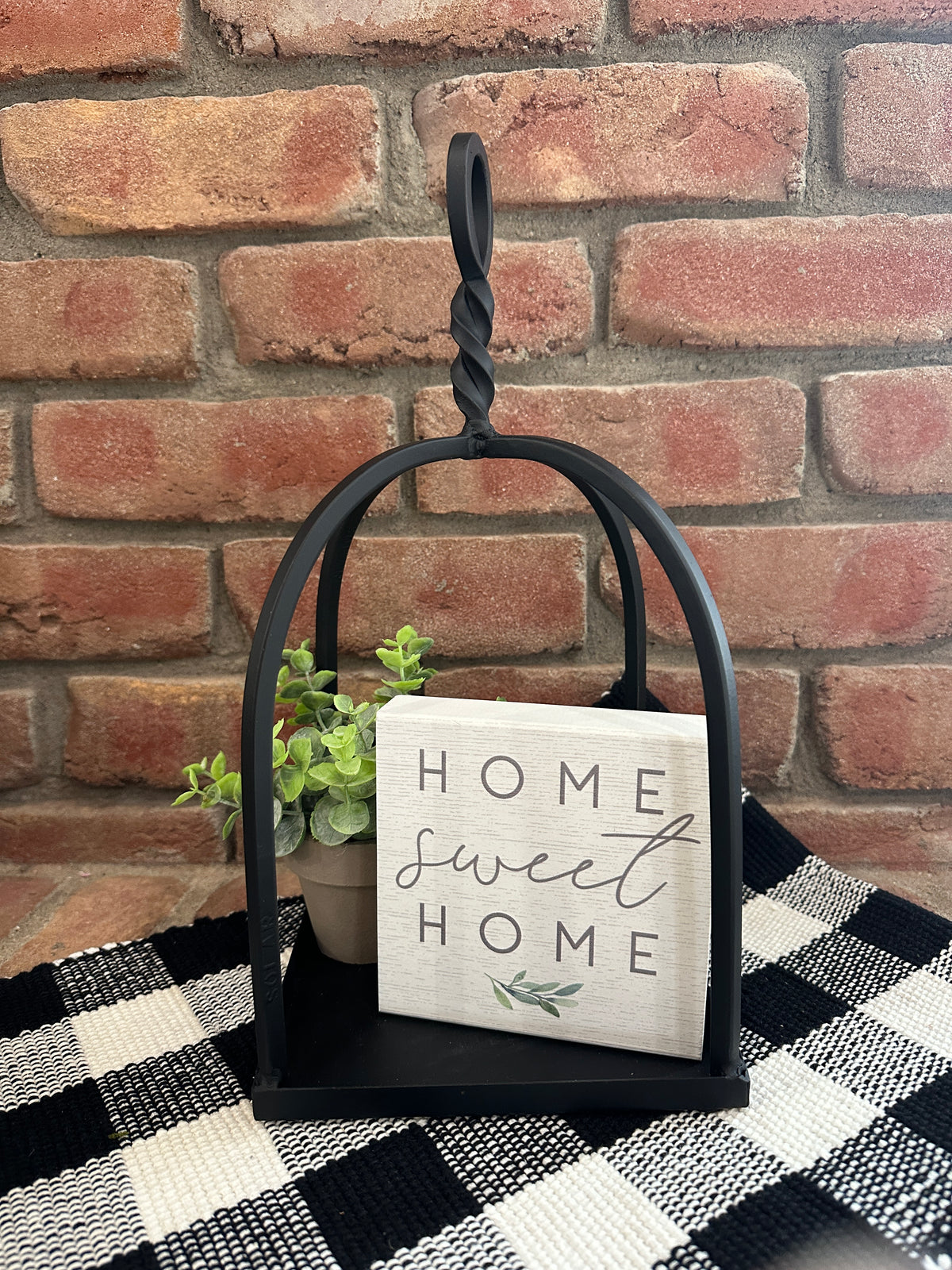 Black Twisted Top Lantern