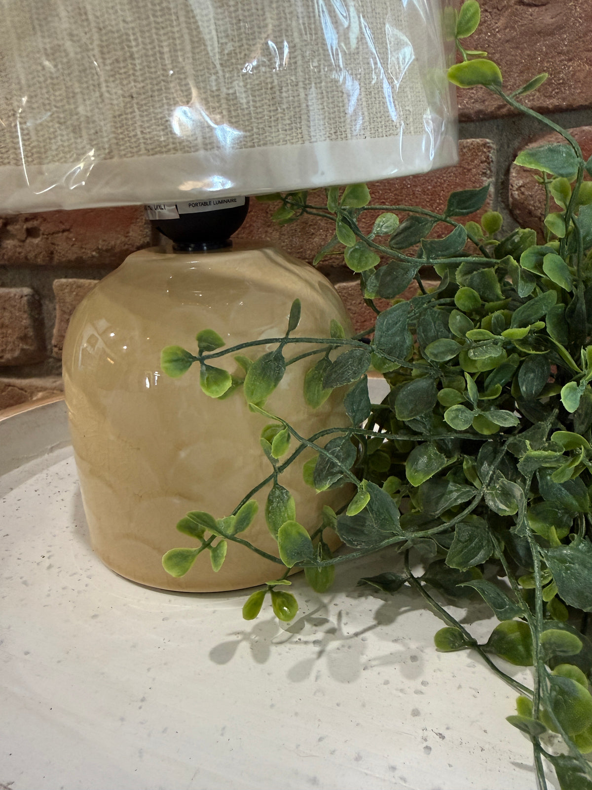 Scallop Pattern Table Lamp
