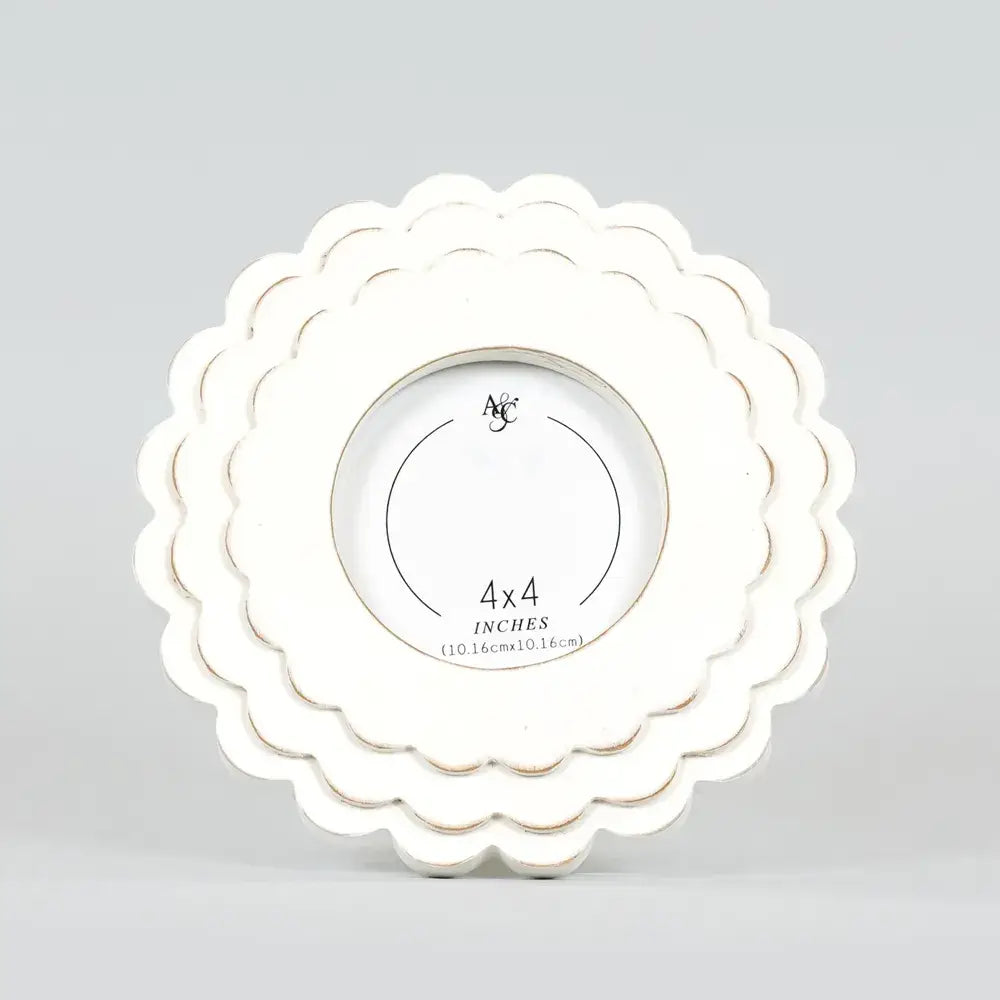 Round Scallop Photo Frame - White