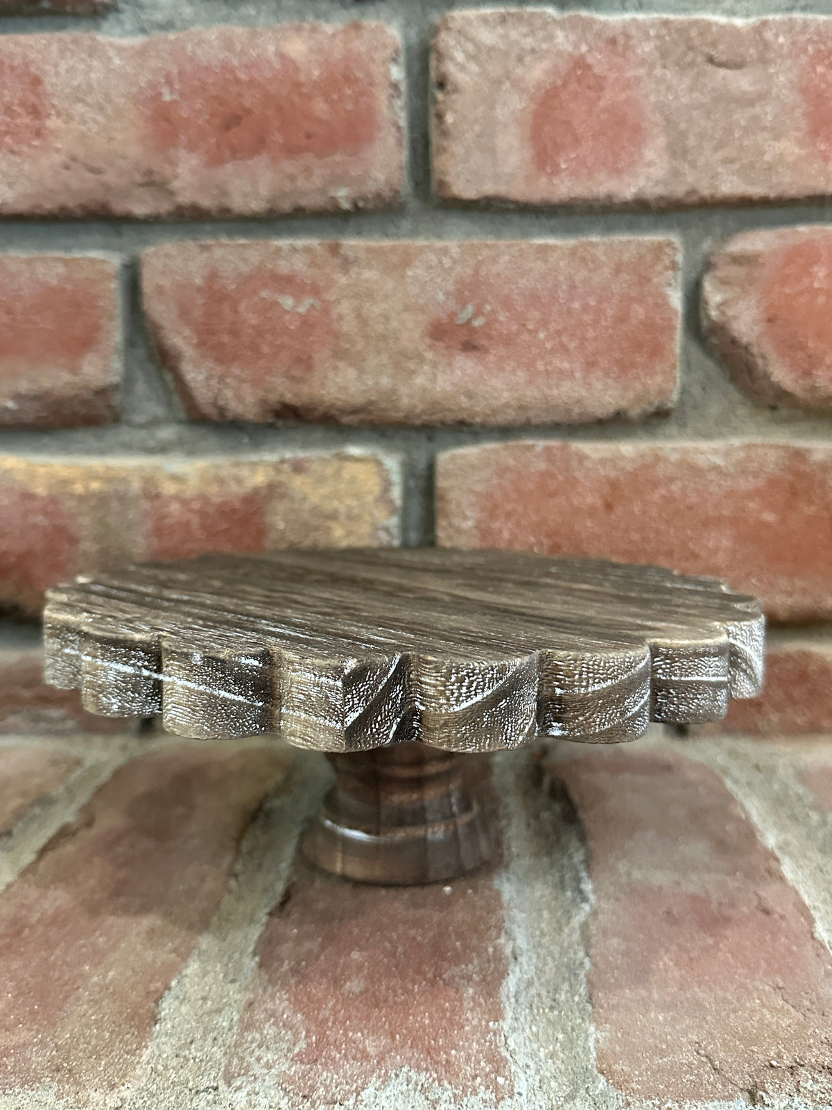 Scalloped Tray Stand - 2 Styles
