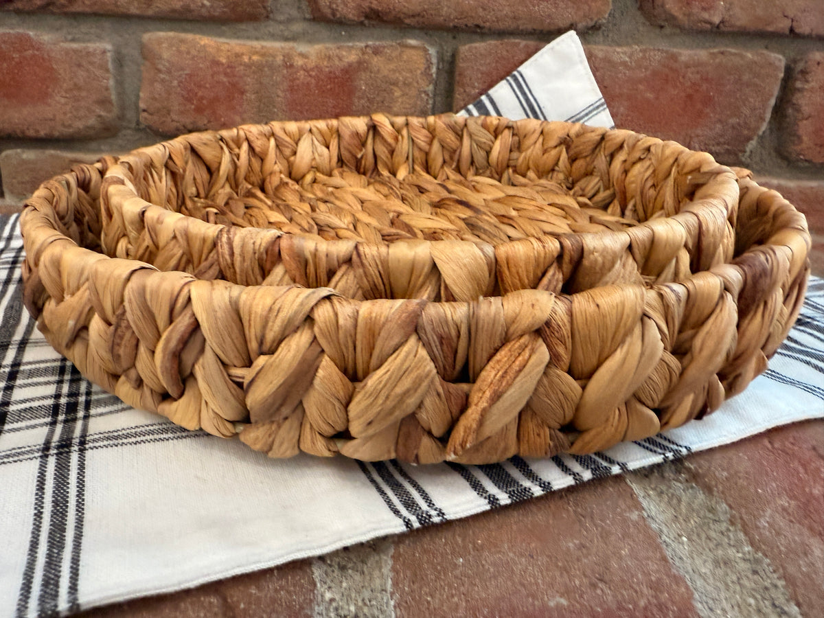 Round Woven Tray - 2 Sizes