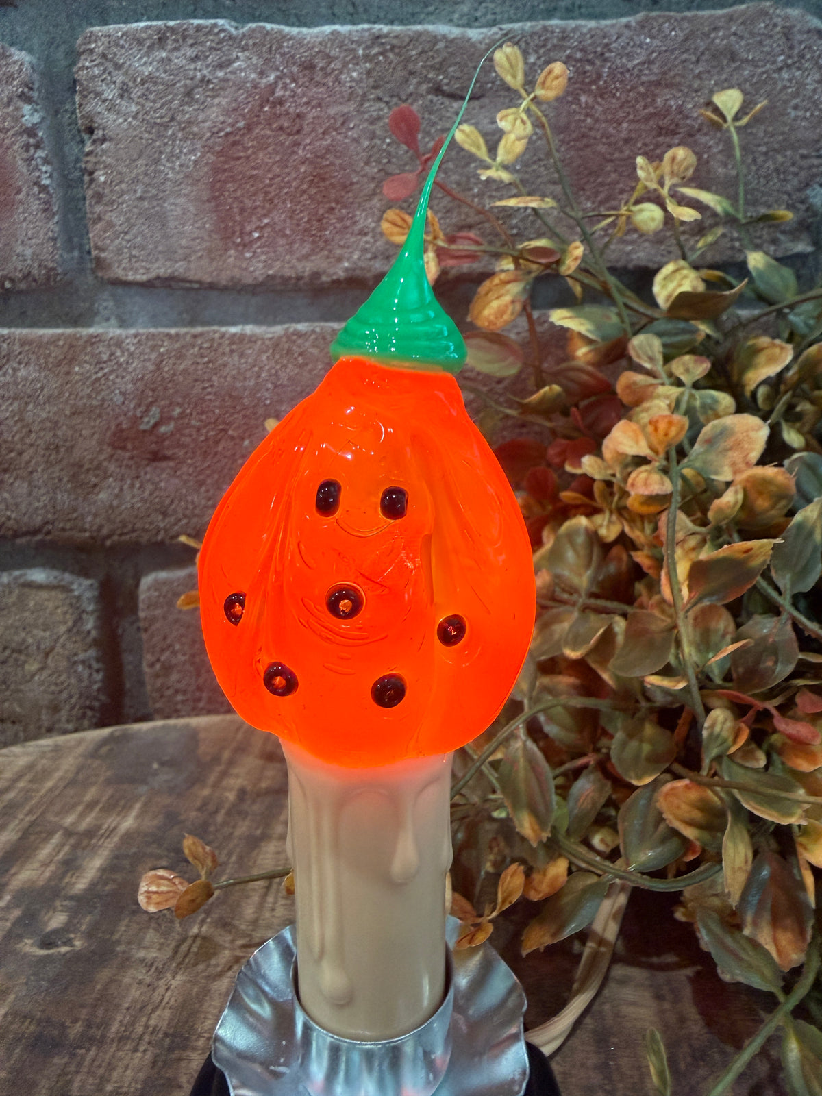 Large Pumpkin Face Bulb