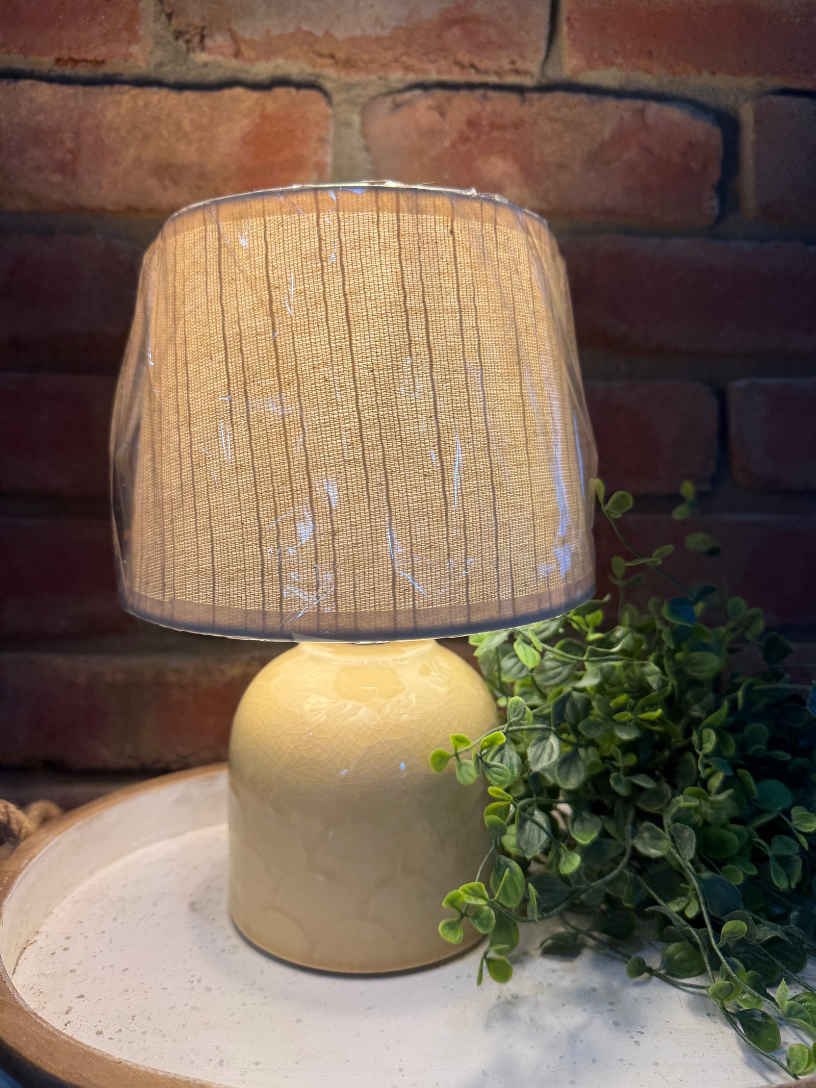 Scallop Pattern Table Lamp
