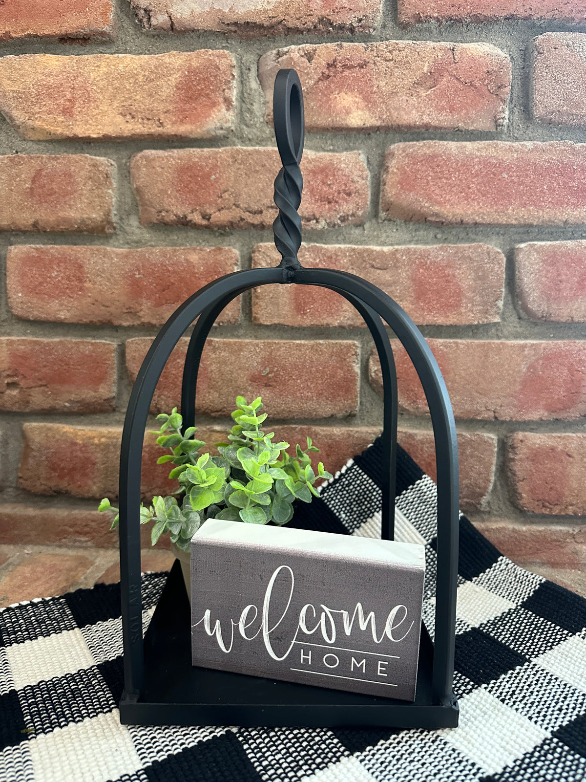 Black Twisted Top Lantern