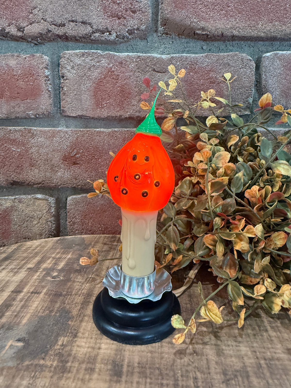 Large Pumpkin Face Bulb