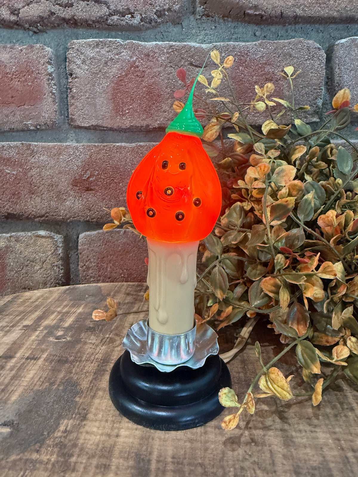 Large Pumpkin Face Bulb