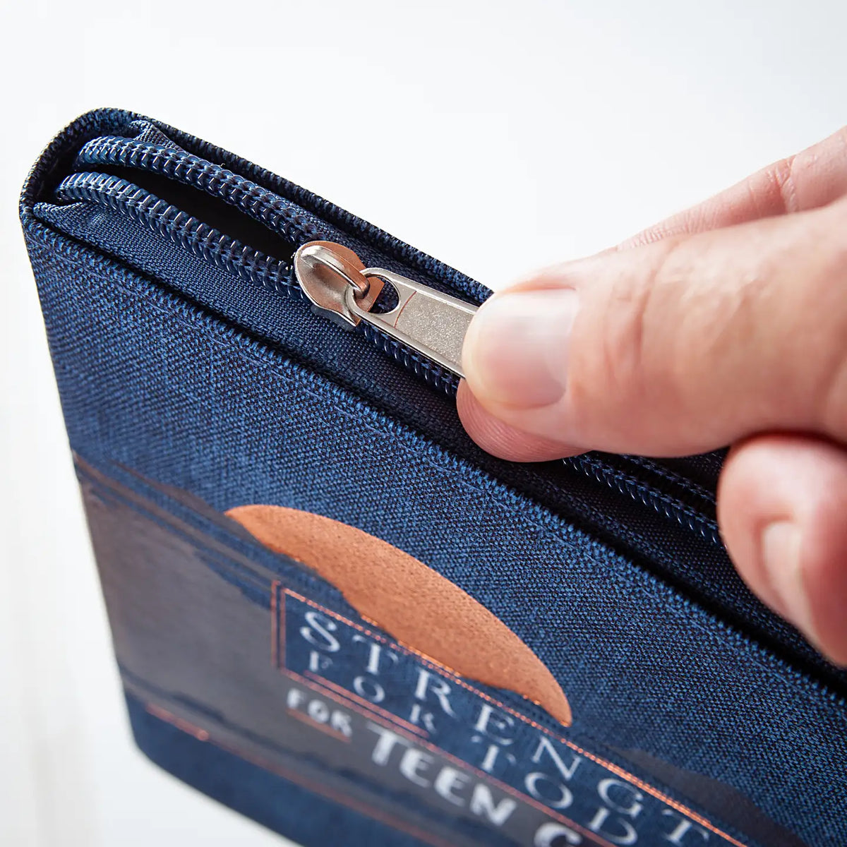 Strength for Today for Teen Guys Devotional