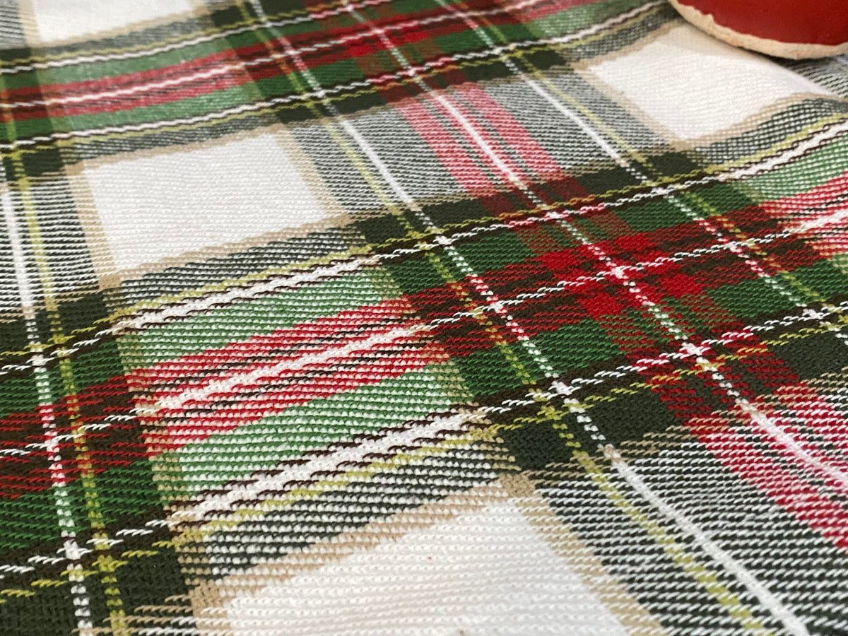 Balsam Berry 36” Table Runner