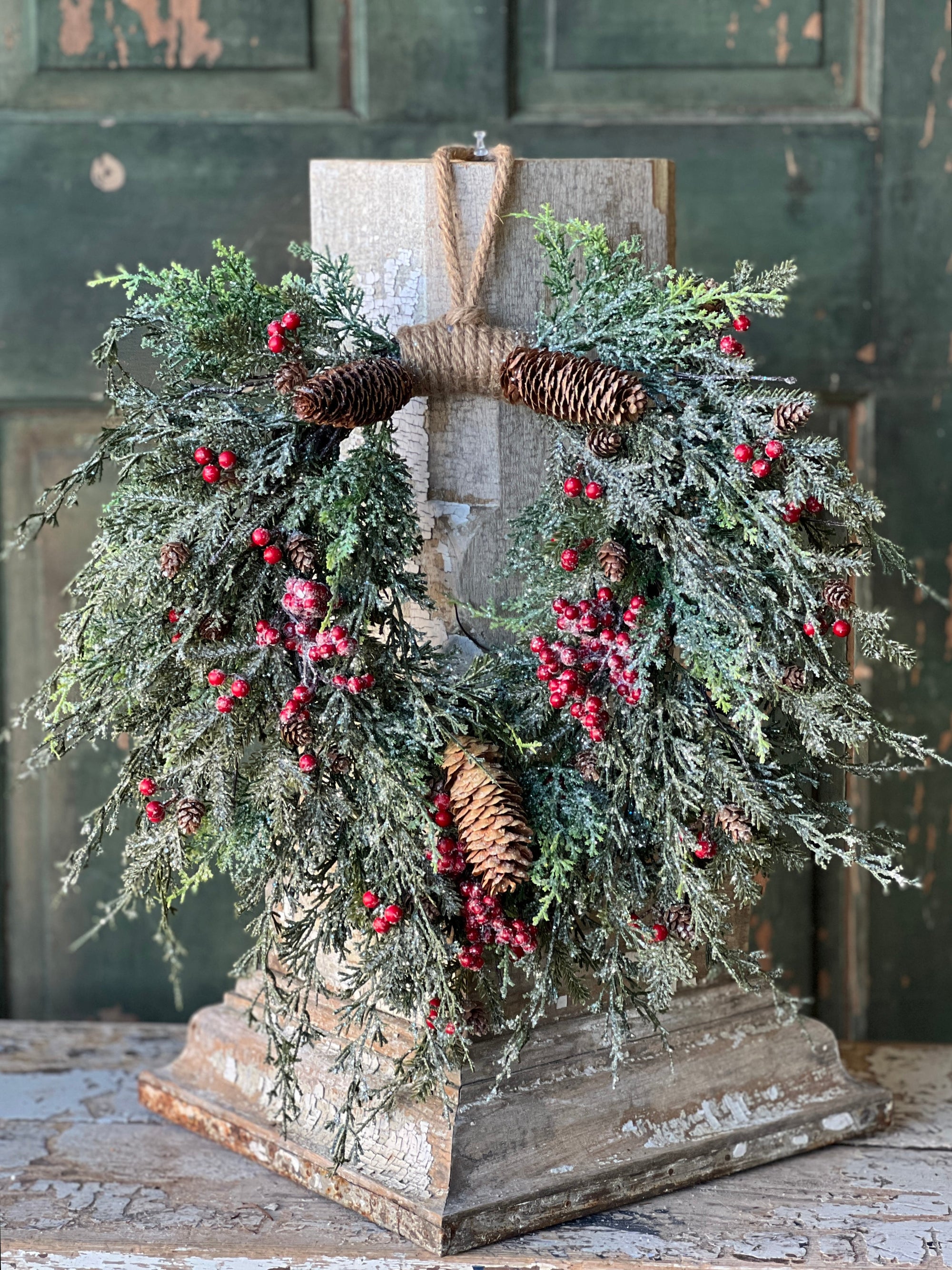 Divinity Berry Hanging Wreath - 20”