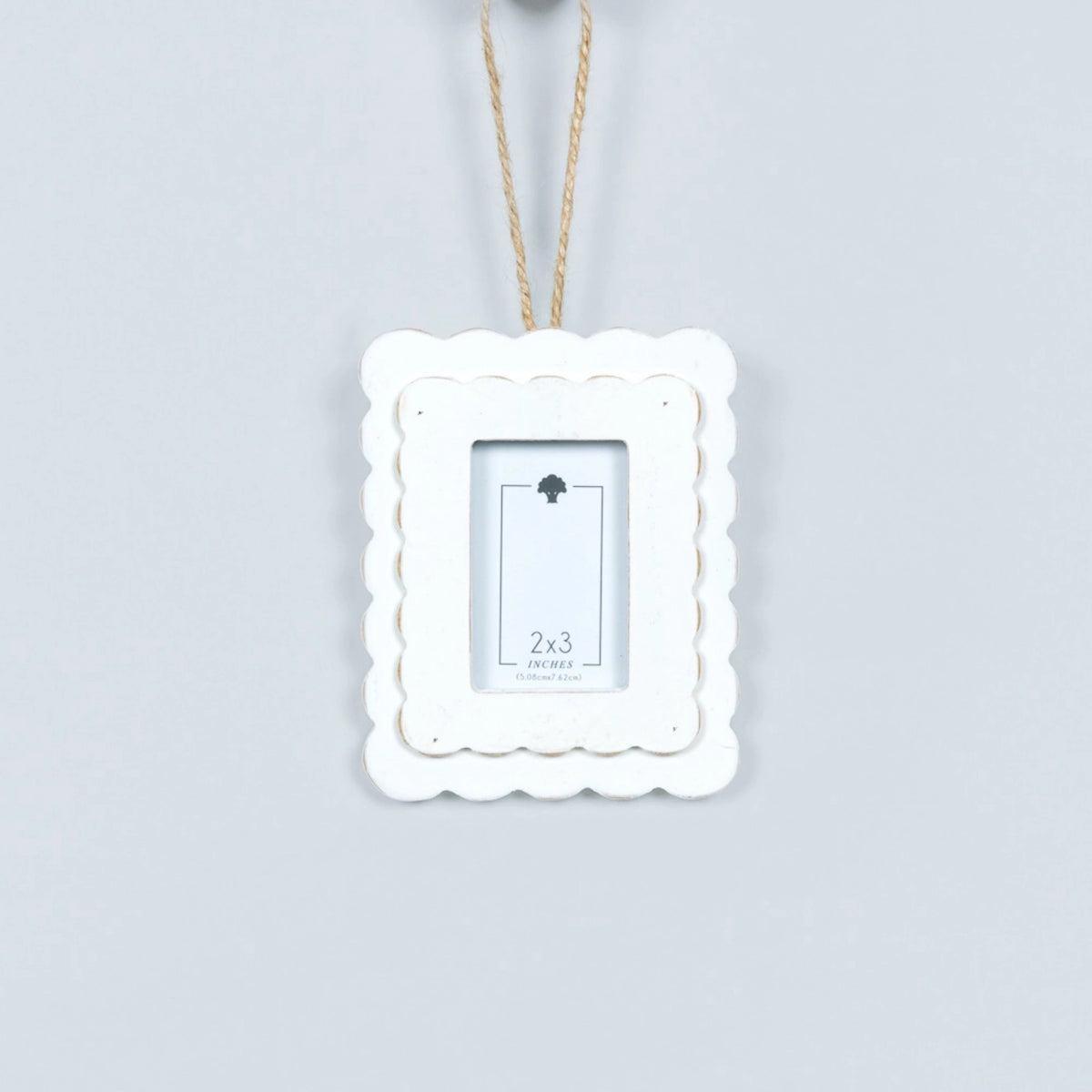 White Scallop Photo Frame Ornament