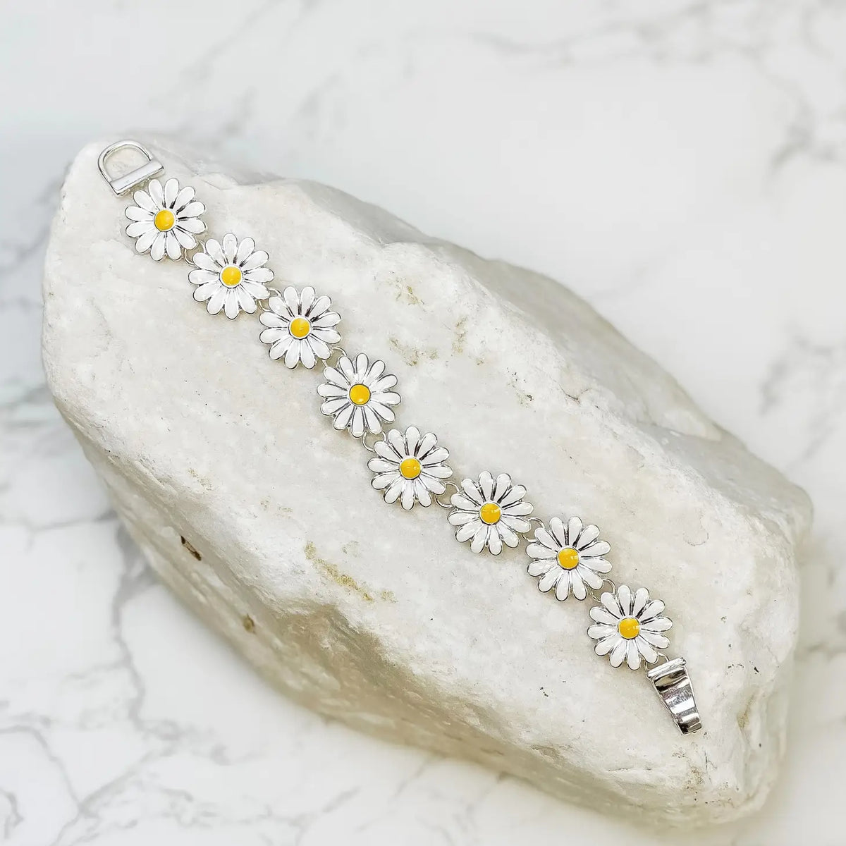 Magnetic Daisy Bracelet