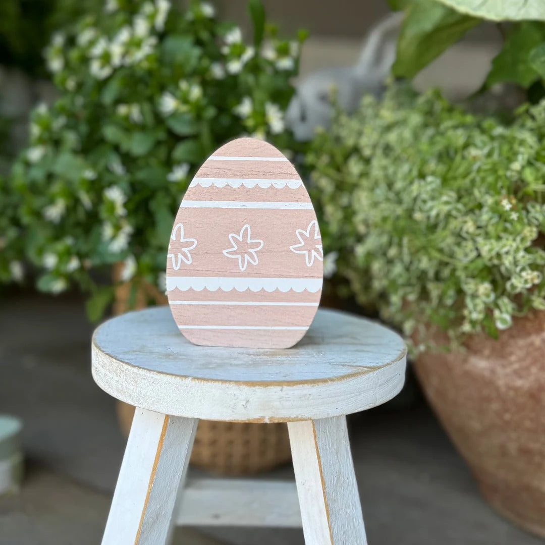 Small pink flower pattern egg