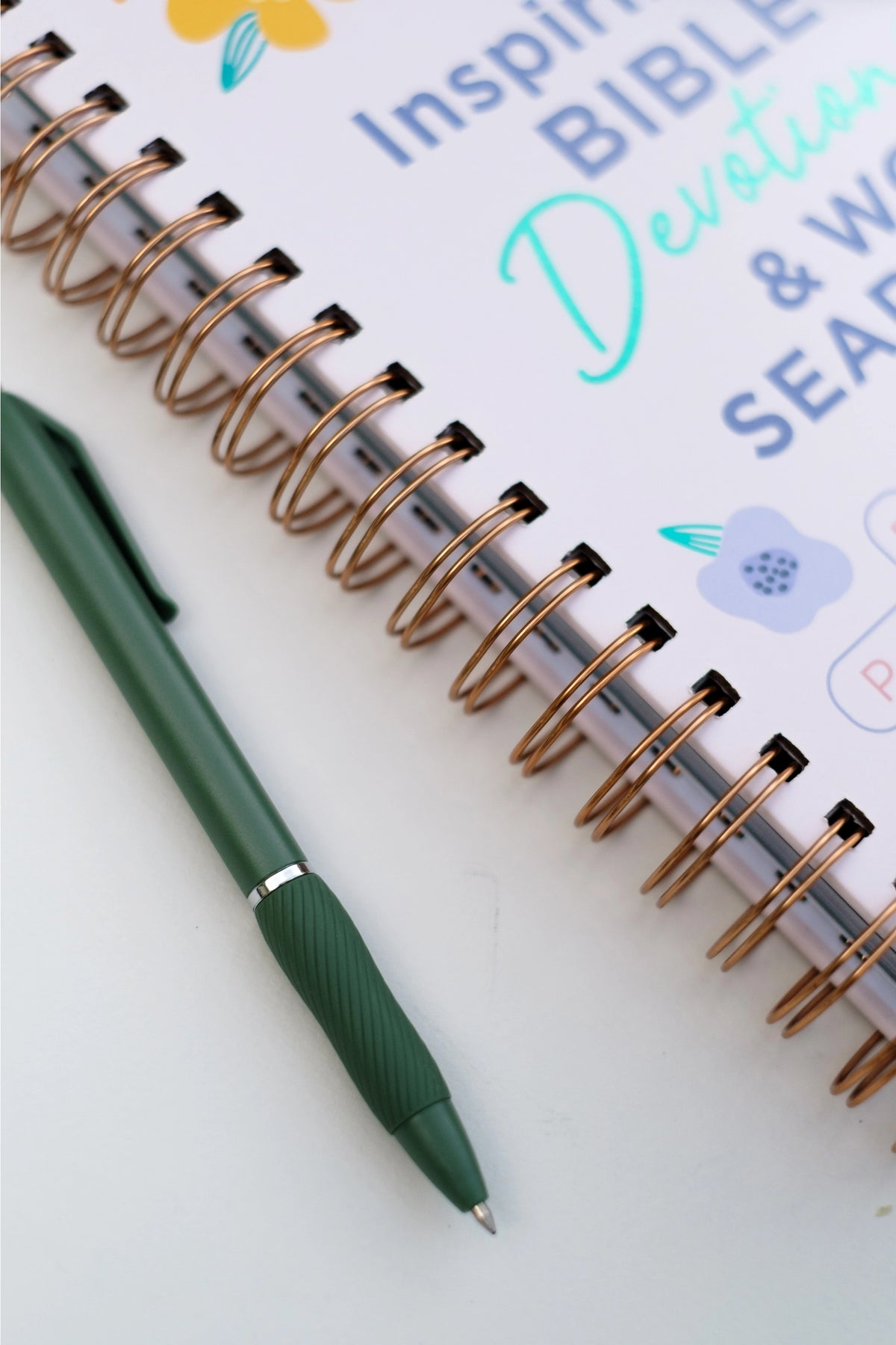 Inspiring Bible Devotions &amp; Word Searches