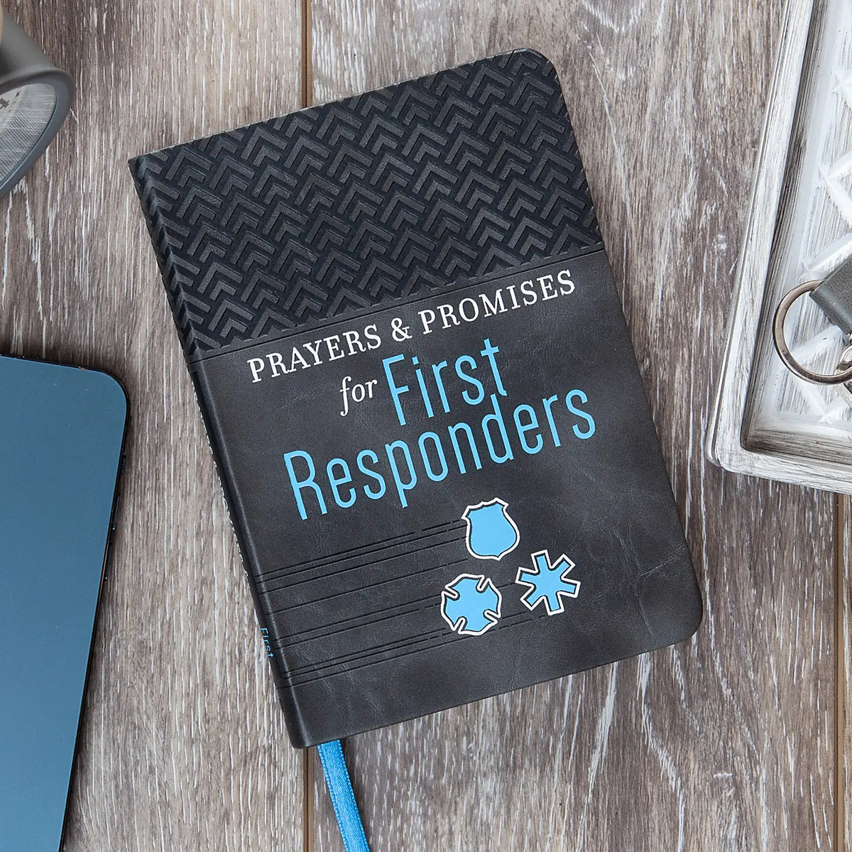Prayers &amp; Promises Devotional for First Responders