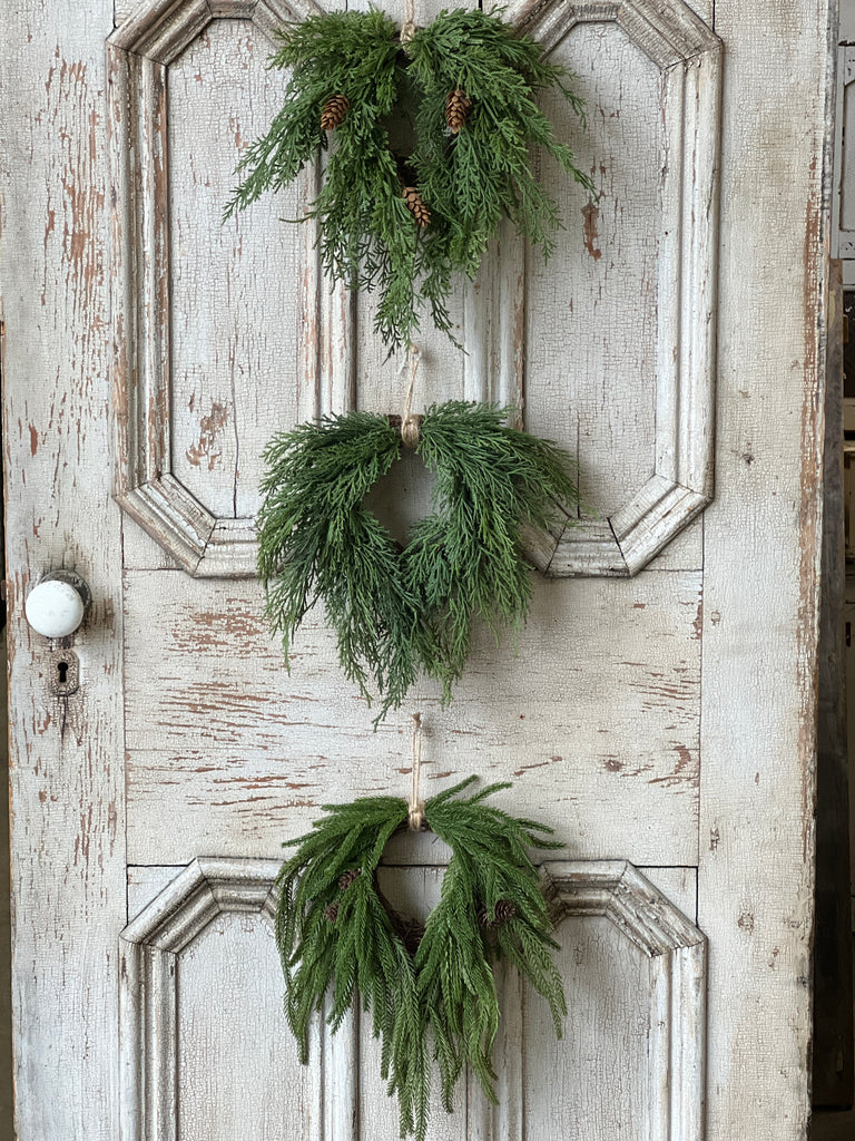 Cedar Mini Hanging Wreath - 14”