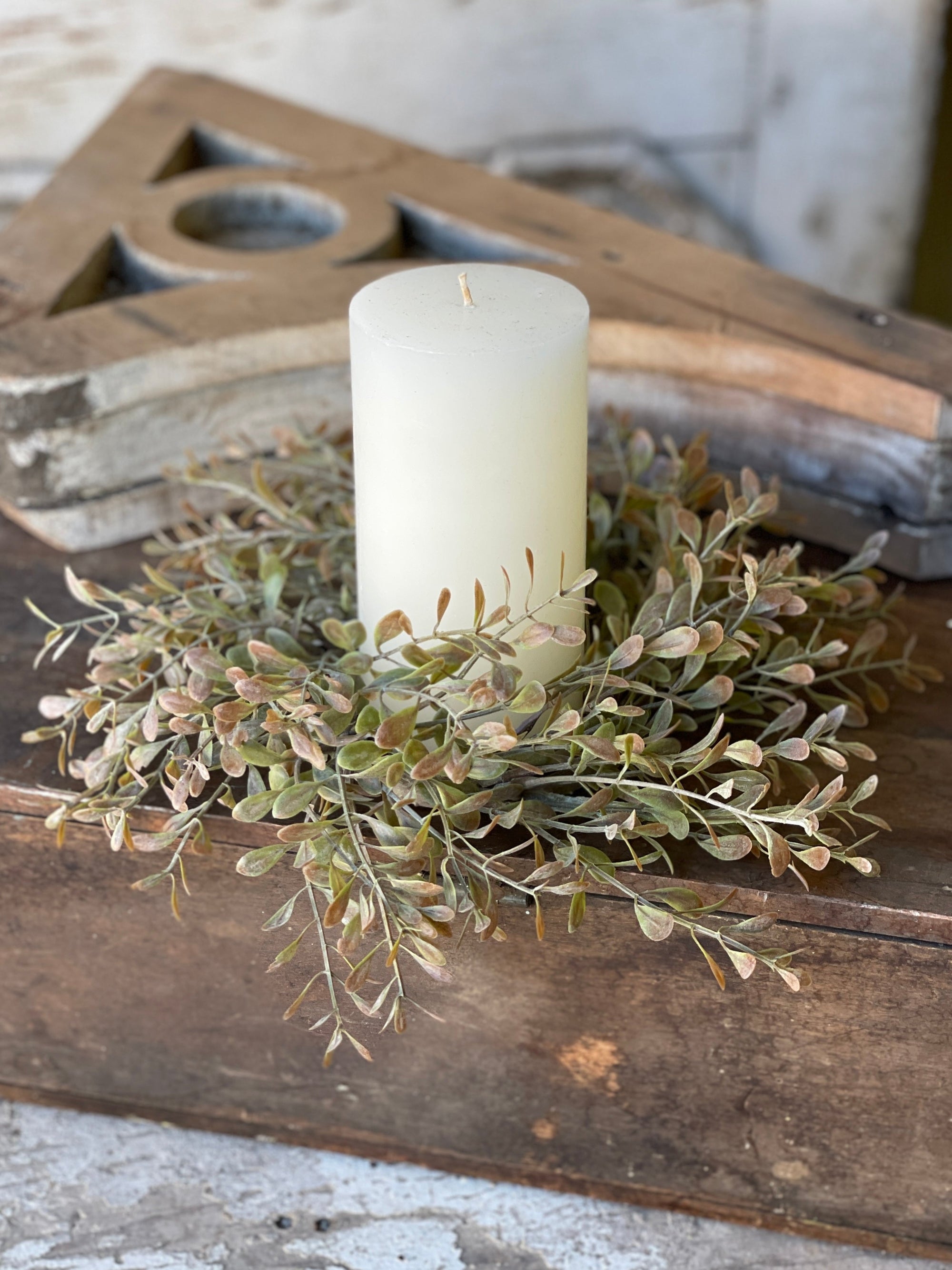 Eventide Leaves Candle Ring - Small