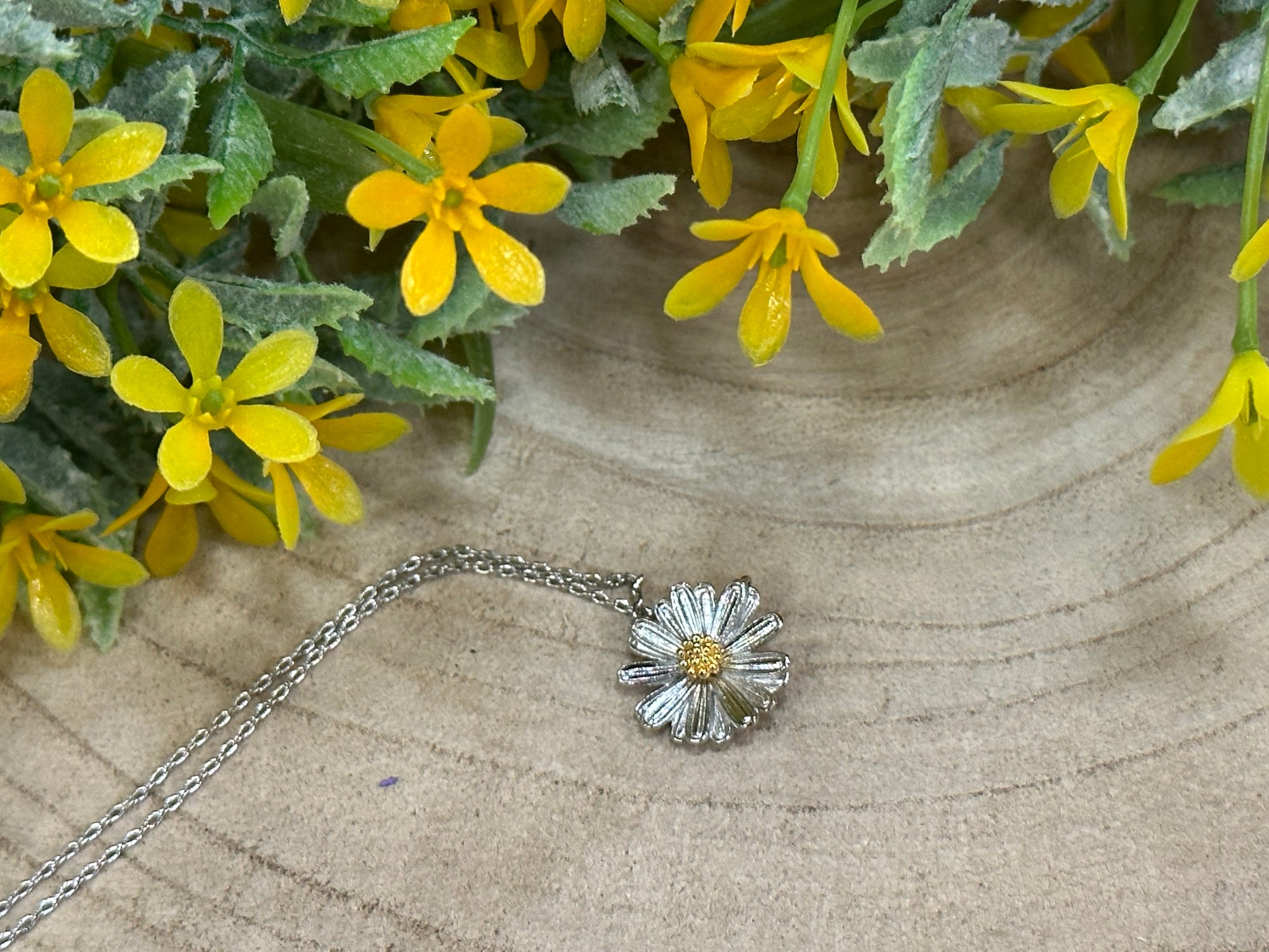 White Gold Daisy Necklace
