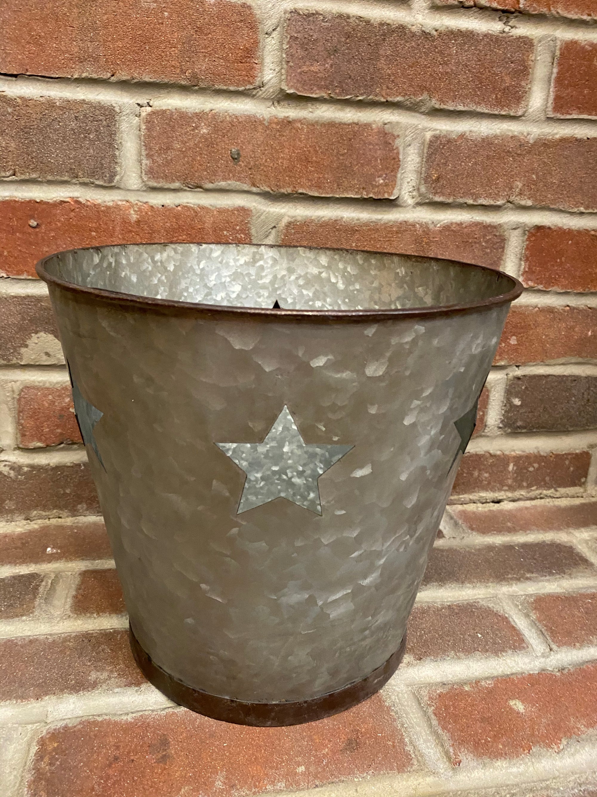 Galvanized Star Cut Out Bucket - Large